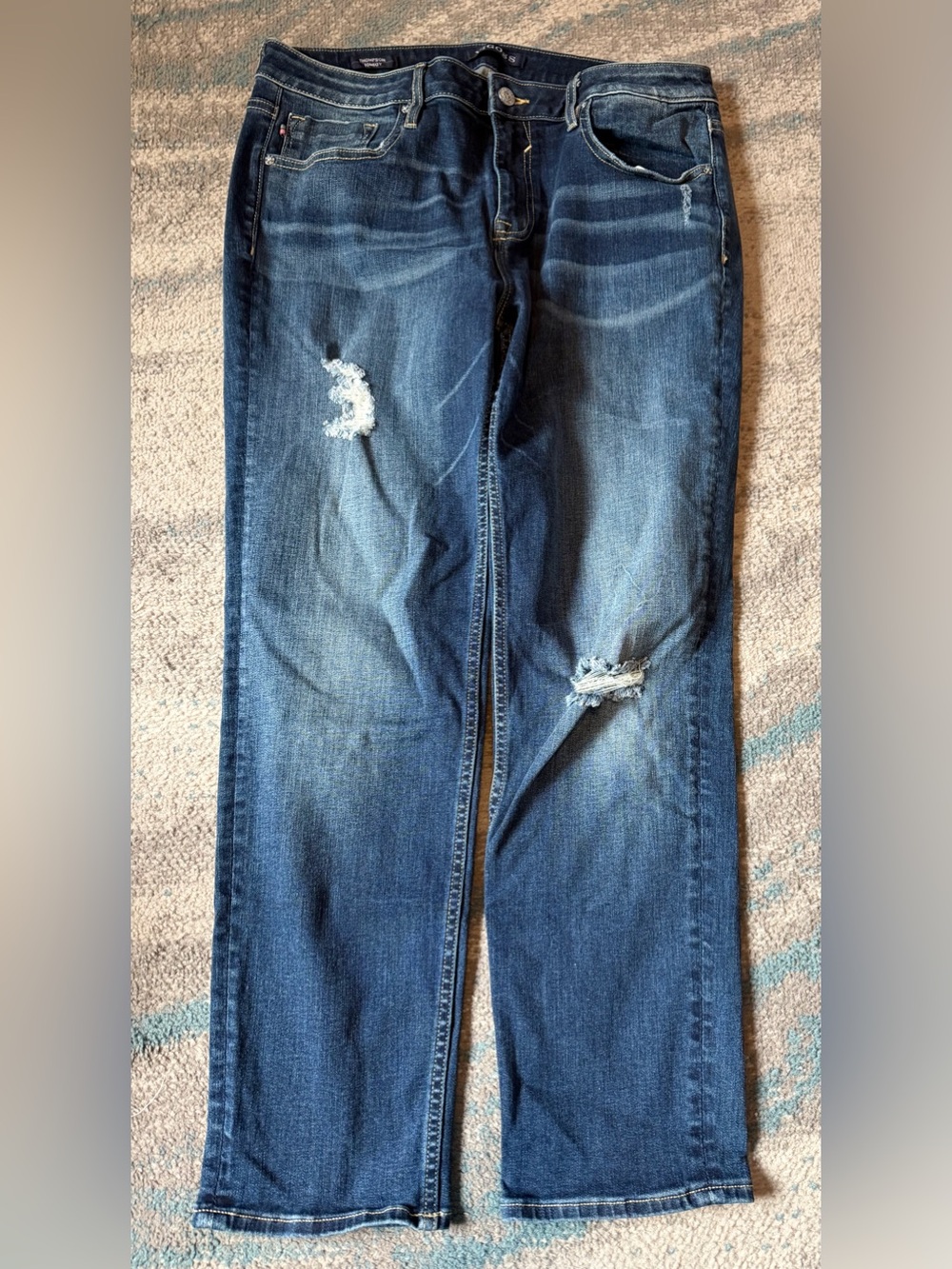 Vigoss Women's Size 33x25 Distressed Thompson Tomboy Jeans